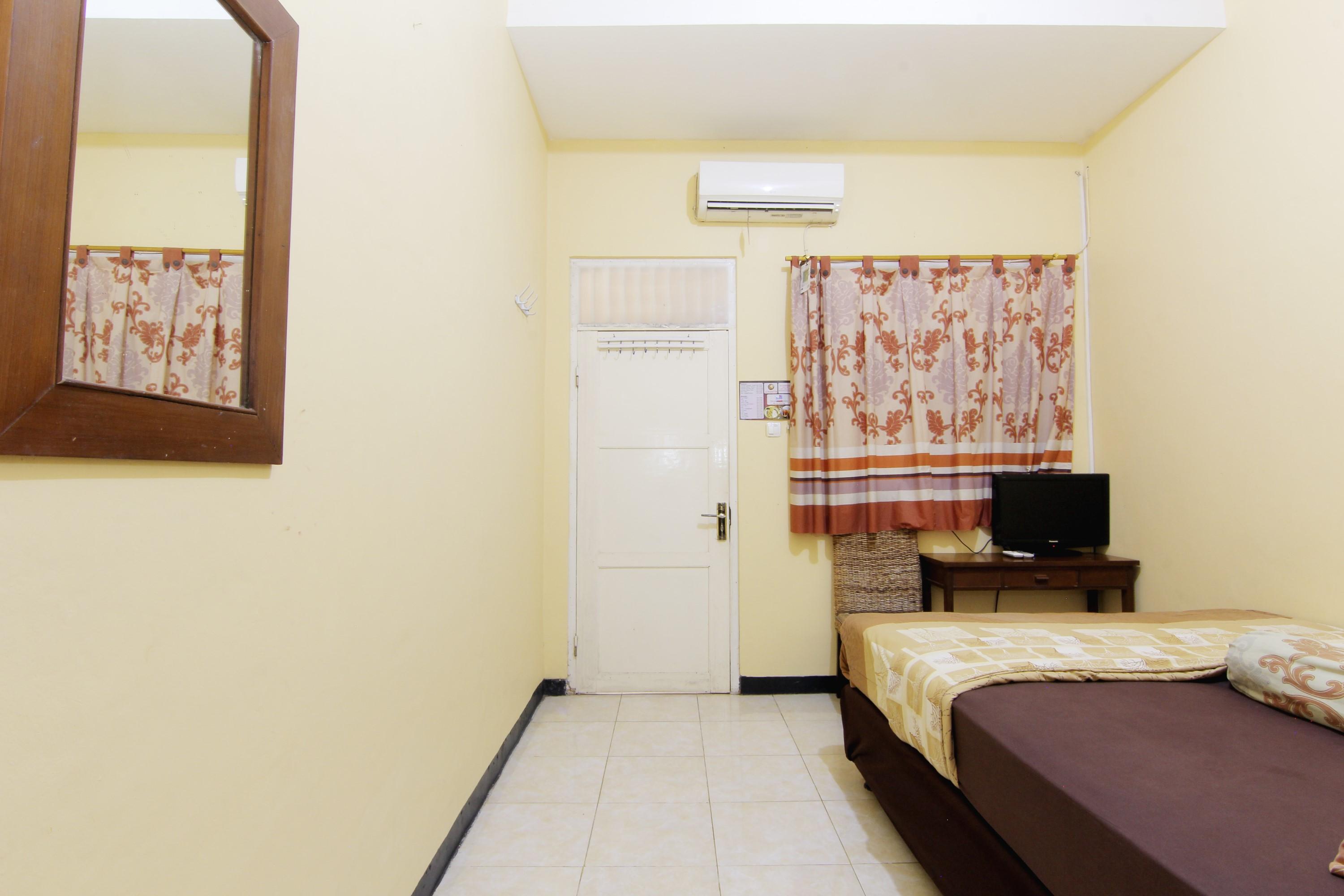 Jj House Gejayan Hotel Kejayan Exterior photo