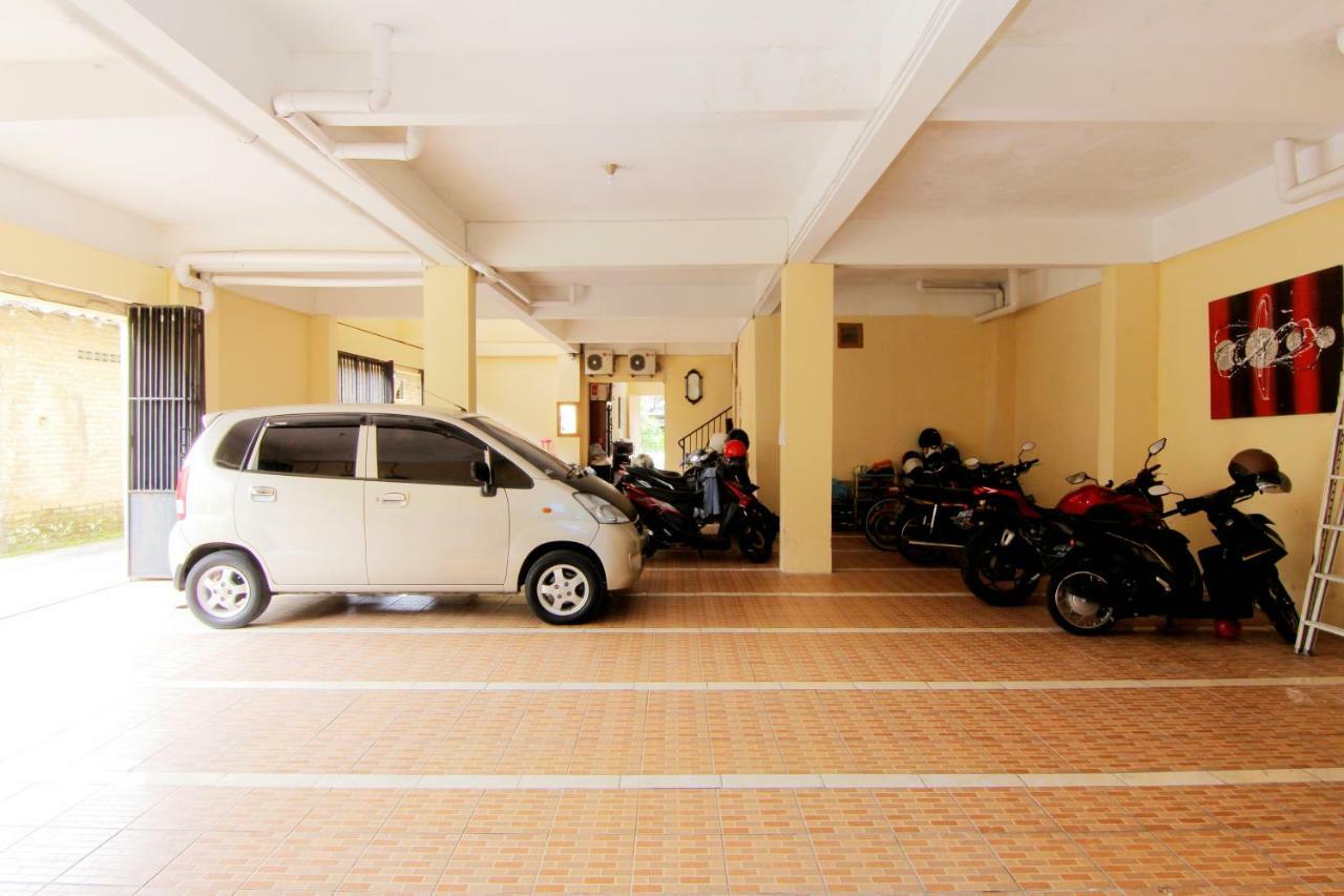 Jj House Gejayan Hotel Kejayan Exterior photo